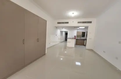 Apartment - 1 Bathroom for rent in Spanish Andalusian - Canal Residence - Dubai Sports City - Dubai