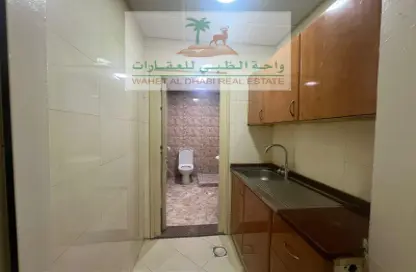 Apartment - 1 Bathroom for rent in Al Khan Lagoon - Al Khan - Sharjah