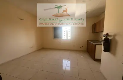 Apartment - 1 Bathroom for rent in Al Butina 9 Building - Al Butina - Sharjah