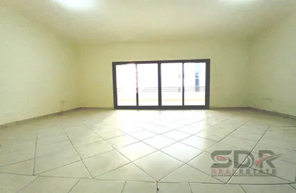 Apartment - 3 Bedrooms - 4 Bathrooms for rent in Khalidiya Twin Towers - Al Khalidiya - Abu Dhabi