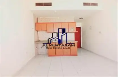 Apartment - 1 Bathroom for rent in Muwaileh 3 Building - Muwaileh - Sharjah