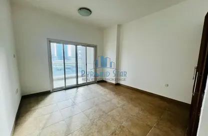 Apartment - 2 Bedrooms - 2 Bathrooms for rent in Golf View Residence - Dubai Sports City - Dubai