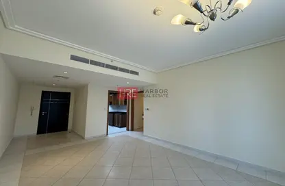 Apartment - 3 Bedrooms - 3 Bathrooms for rent in 21st Century Tower - Sheikh Zayed Road - Dubai