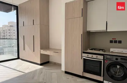 Apartment - 1 Bathroom for rent in Empire Residence - Jumeirah Village Circle - Dubai