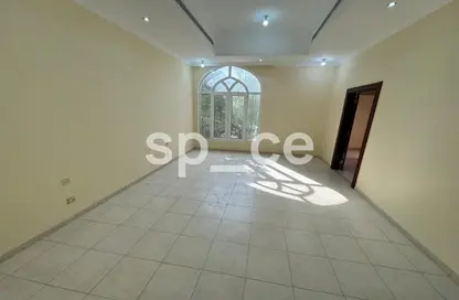 Villa - 6 Bedrooms for rent in Al Nahyan - Abu Dhabi