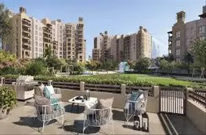 Apartment - 2 Bedrooms - 2 Bathrooms for sale in Al Jazi - Madinat Jumeirah Living - Umm Suqeim - Dubai