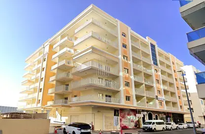 Apartment - 3 Bedrooms - 4 Bathrooms for rent in Al Warqa'a 1 - Al Warqa'a - Dubai