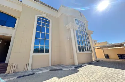 Villa - 4 Bedrooms - 5 Bathrooms for rent in Zakher - Al Ain