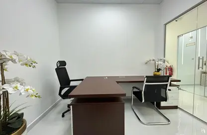 Office Space - Studio - 1 Bathroom for rent in Red Avenue - Al Garhoud - Dubai