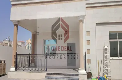 Villa - 3 Bedrooms - 3 Bathrooms for rent in Gafat Al Nayyar - Zakher - Al Ain