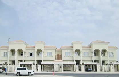 Villa - 5 Bedrooms - 6 Bathrooms for rent in Umm Al Sheif - Dubai