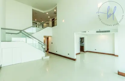 Apartment - 3 Bedrooms - 4 Bathrooms for sale in Jumeirah Living - World Trade Centre Residence - World Trade Center - Dubai