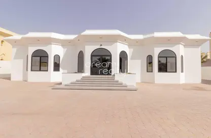 Apartment - 4 Bedrooms - 5 Bathrooms for rent in Al Mizhar 1 - Al Mizhar - Dubai