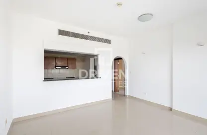 Apartment - 1 Bedroom - 2 Bathrooms for sale in Golf Tower - Dubai Sports City - Dubai