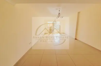 Apartment - 3 Bedrooms - 3 Bathrooms for rent in Al Hoor Building - Muwaileh Commercial - Sharjah