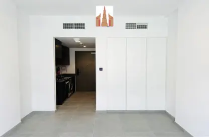 Apartment - 1 Bathroom for rent in East Village - Aljada - Sharjah