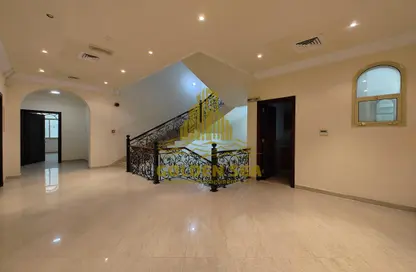 Villa for rent in Al Musalla Area - Al Karamah - Abu Dhabi