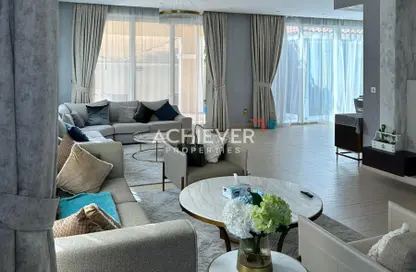 Villa - 4 Bedrooms - 4 Bathrooms for sale in Legacy Nova Villas - Jumeirah Park - Dubai