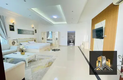 Apartment - 1 Bathroom for rent in Villa Compound - Khalifa City - Abu Dhabi