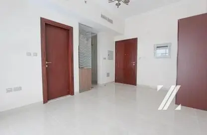 Apartment - 1 Bathroom for rent in Sooma Residence - Majan - Dubai