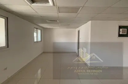 Apartment - 1 Bathroom for rent in Al Khan - Sharjah