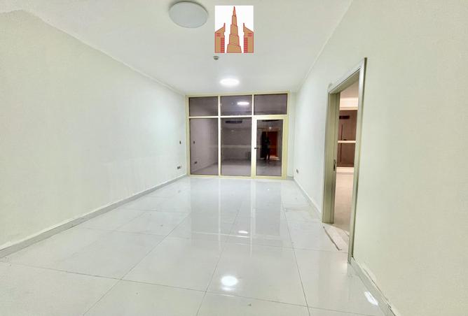 Apartment - 1 Bedroom - 2 Bathrooms for rent in Muwaileh 29 Building - Muwaileh - Sharjah