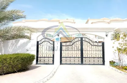 Villa - 5 Bedrooms - 6 Bathrooms for rent in Shakhbout City - Abu Dhabi