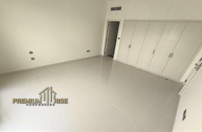 Villa - 3 Bedrooms - 5 Bathrooms for rent in Centaury - The Roots DAMAC Hills 2 - Damac Hills 2 - Dubai