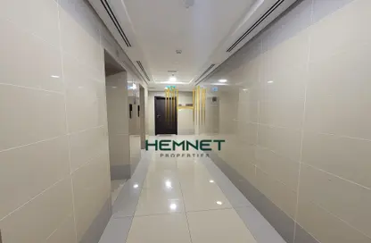 Apartment - 2 Bedrooms - 2 Bathrooms for rent in Al Jadaf Building - Al Jaddaf - Dubai