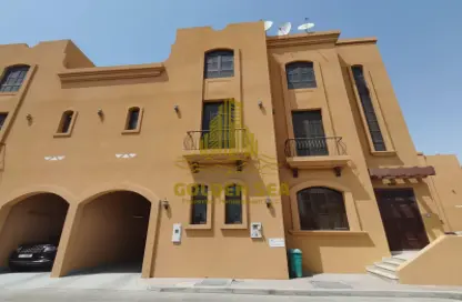 Villa - 4 Bedrooms - 6 Bathrooms for rent in Ministries Complex - Khalifa Park - Eastern Road - Abu Dhabi