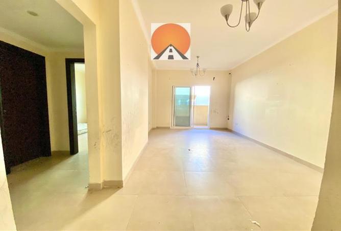 Apartment - 1 Bedroom - 2 Bathrooms for rent in Muwailih Building - Muwaileh - Sharjah