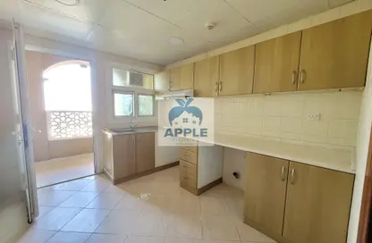 Apartment - 1 Bedroom - 2 Bathrooms for rent in Muwailih Building - Muwaileh - Sharjah