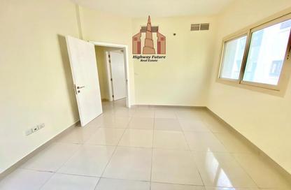 Apartment - 3 Bedrooms - 3 Bathrooms for rent in Muwailih Building - Muwaileh - Sharjah