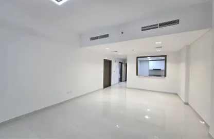 Apartment - 1 Bedroom - 2 Bathrooms for rent in Topaz Residences - Dubai Silicon Oasis - Dubai