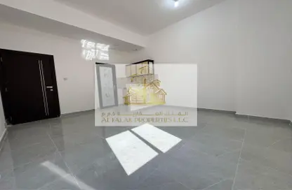 Apartment - Studio - 1 Bathroom for rent in Al Danah - Abu Dhabi