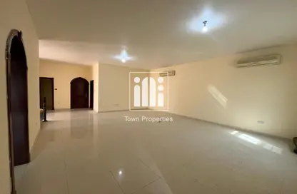 Villa - 6 Bedrooms - 6 Bathrooms for rent in Shakhbout City - Abu Dhabi