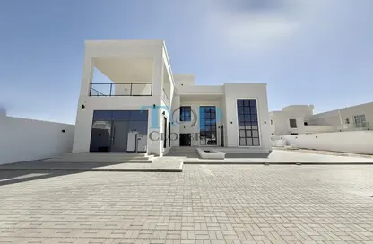 Villa - 4 Bedrooms - 7+ Bathrooms for rent in Shi'bat Al Wutah - Al Ain