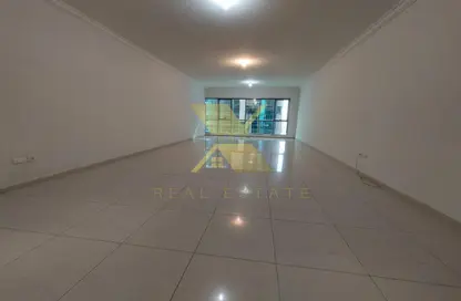 Apartment - 3 Bedrooms - 5 Bathrooms for rent in Crescent Towers - Al Khalidiya - Abu Dhabi