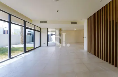 Villa - 5 Bedrooms for sale in West Yas - Yas Island - Abu Dhabi