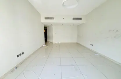 Apartment - 3 Bedrooms - 4 Bathrooms for rent in The Square 2 - Muwaileh Commercial - Sharjah