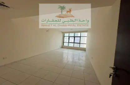 Apartment - 3 Bedrooms - 4 Bathrooms for rent in 585 Building - Al Majaz 3 - Al Majaz - Sharjah