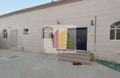 Apartment - 2 Bedrooms - 2 Bathrooms for rent in Shakhbout City - Abu Dhabi