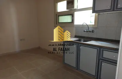 Apartment - 1 Bathroom for rent in Sohool Building - Al Butina - Sharjah