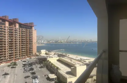 Apartment - 3 Bedrooms - 4 Bathrooms for rent in Al Das - Shoreline Apartments - Palm Jumeirah - Dubai