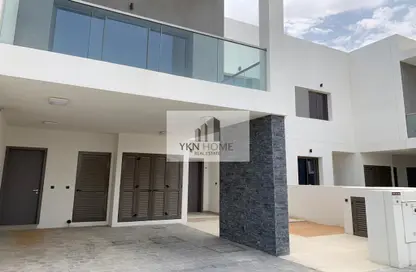 Villa - 3 Bedrooms - 4 Bathrooms for sale in Redwoods - Yas Acres - Yas Island - Abu Dhabi