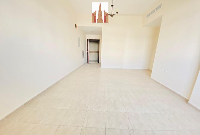 Apartment - 2 Bedrooms - 2 Bathrooms for rent in Muwaileh 29 Building - Muwaileh - Sharjah