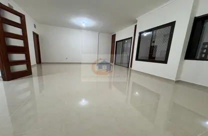 Apartment - 4 Bedrooms - 4 Bathrooms for rent in Khalifa Street - Abu Dhabi