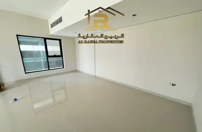 Apartment - 3 Bedrooms - 3 Bathrooms for rent in Gulfa Towers - Al Rashidiya 1 - Al Rashidiya - Ajman