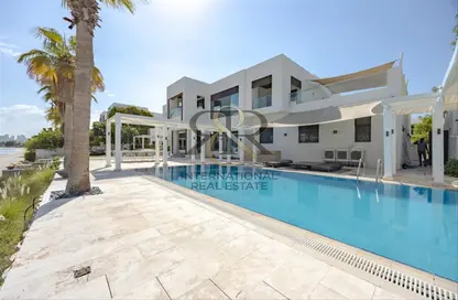 Villa - 5 Bedrooms - 6 Bathrooms for sale in Palm Jumeirah - Dubai