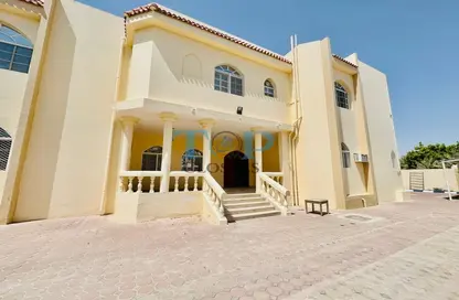 Villa - 3 Bedrooms - 6 Bathrooms for rent in Al Mnaizlah - Falaj Hazzaa - Al Ain